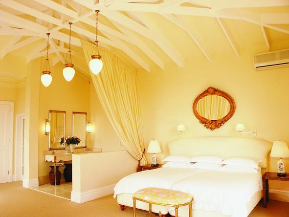 Colona Castle -  Bedroom1